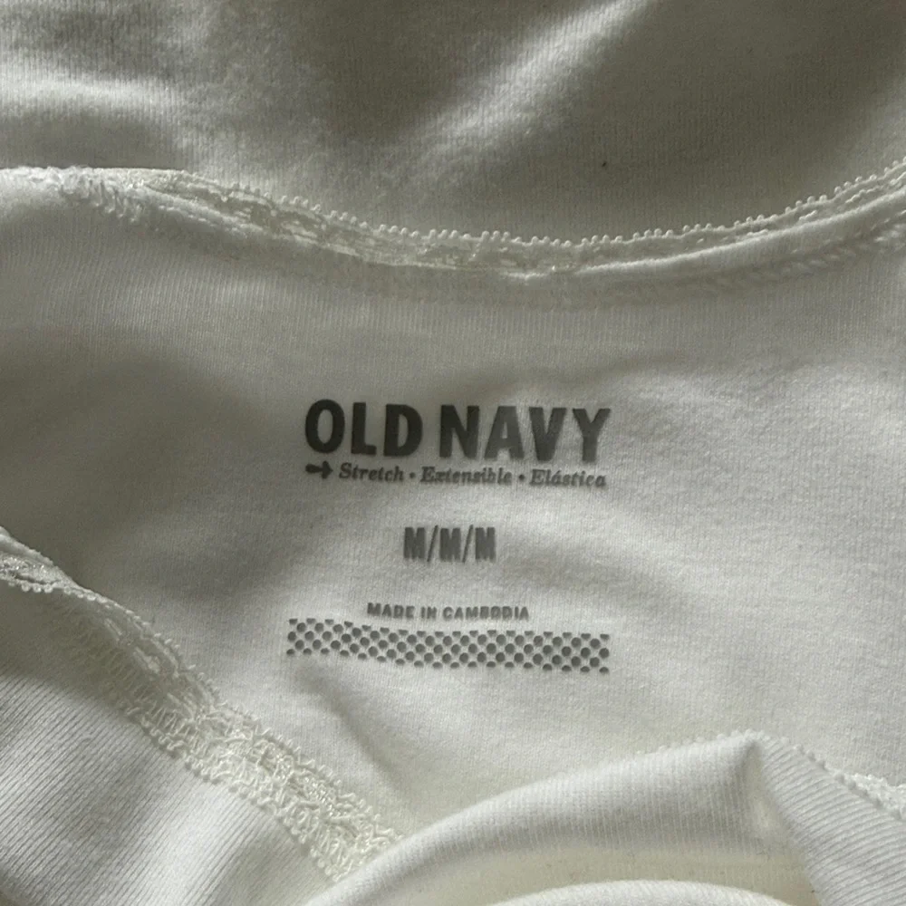 5 pack of Old Navy women’s camisoles Pink, Black, Brown, Cream, and White - Picture 2 of 2